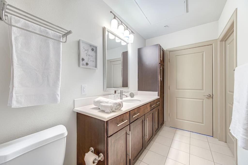Chic 1Br Near Nrg With Pool Wifi Freeparking Apartment Houston Exterior photo