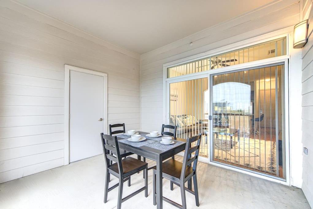 Chic 1Br Near Nrg With Pool Wifi Freeparking Apartment Houston Exterior photo