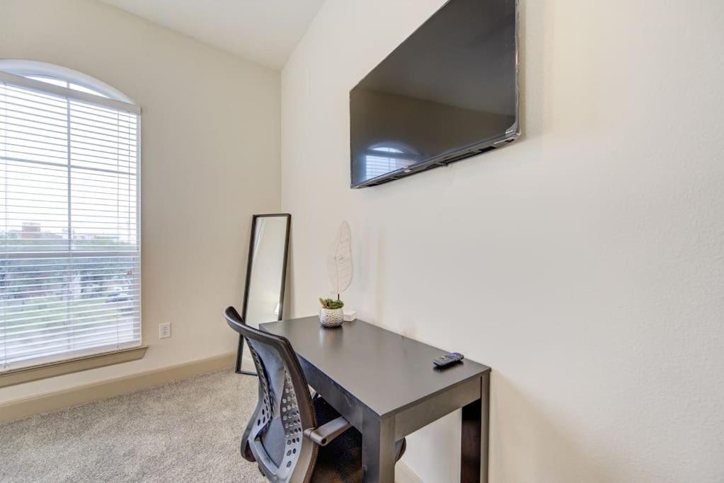 Chic 1Br Near Nrg With Pool Wifi Freeparking Apartment Houston Exterior photo