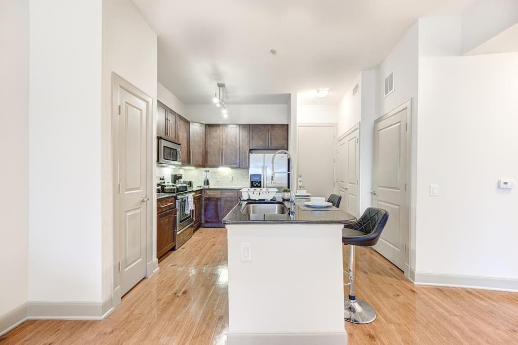 Chic 1Br Near Nrg With Pool Wifi Freeparking Apartment Houston Exterior photo