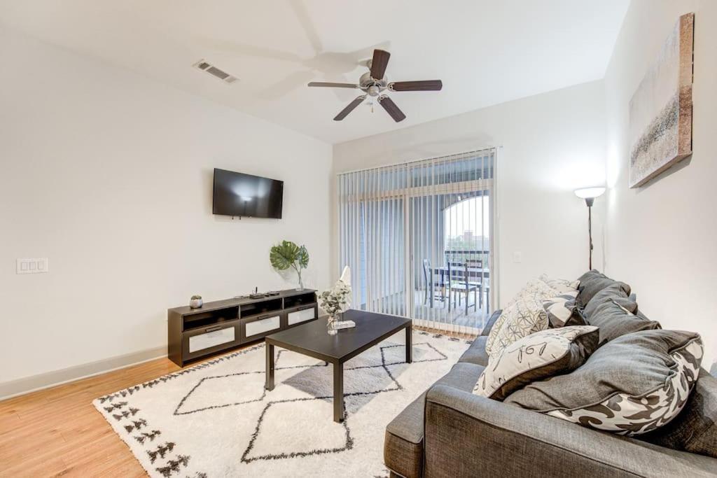 Chic 1Br Near Nrg With Pool Wifi Freeparking Apartment Houston Exterior photo