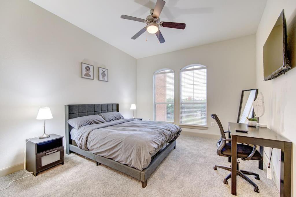 Chic 1Br Near Nrg With Pool Wifi Freeparking Apartment Houston Exterior photo