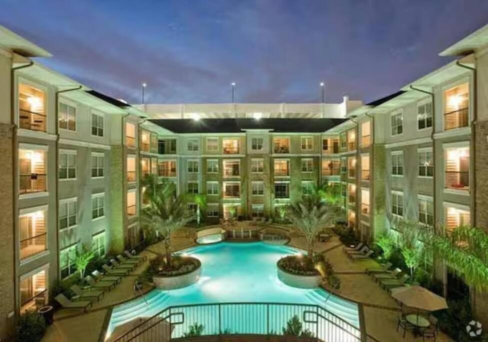 Chic 1Br Near Nrg With Pool Wifi Freeparking Apartment Houston Exterior photo