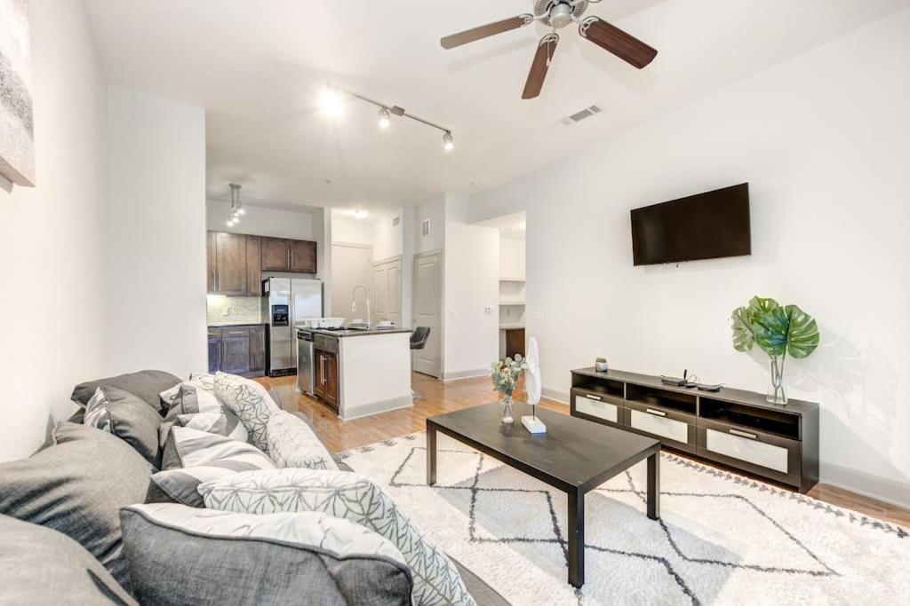 Chic 1Br Near Nrg With Pool Wifi Freeparking Apartment Houston Exterior photo